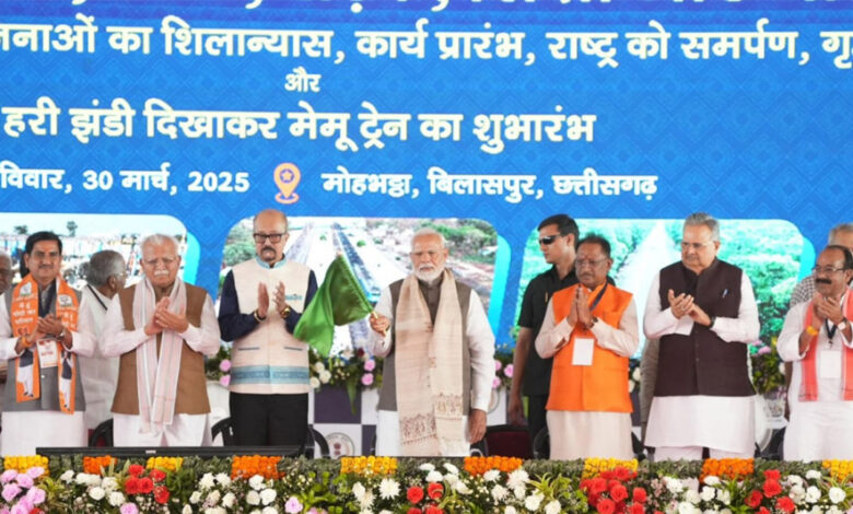 रायपुर-:-प्रधानमंत्री-नरेंद्र-मोदी-से-मिली-छत्तीसगढ़-को-33-हजार-700-करोड़-रुपए-की-विकास-परियोजनाओं-की-सौगात