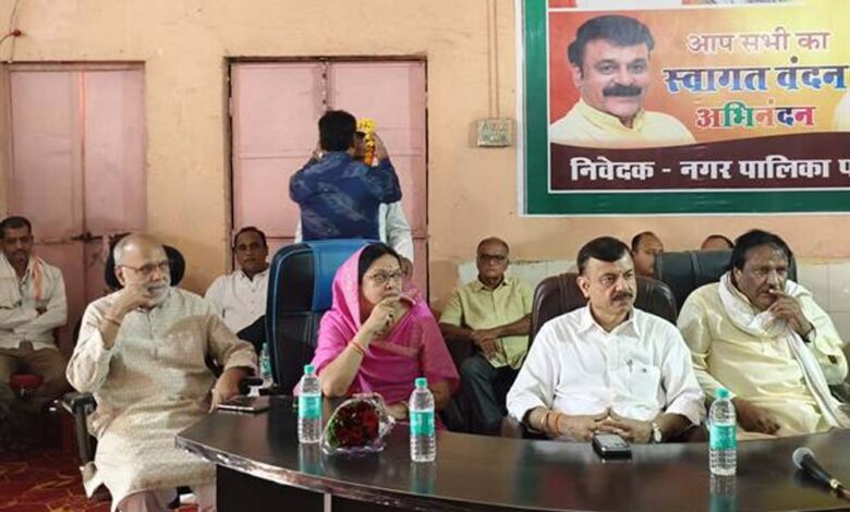 स्कूल-शिक्षा-मंत्री-की-अध्यक्षता-में-हुई-बैठक,-गाडरवारा-नगरपालिका-में-एक-राष्ट्र-एक-चुनाव-प्रस्ताव-पारित