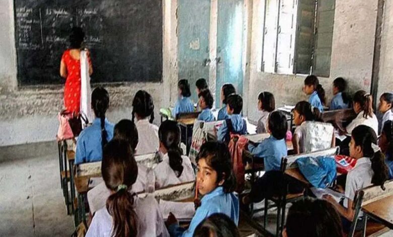 दिल्ली-की-पिछली-आप-सरकार-ने-शिक्षा-पर-अपने-कुल-वार्षिक-बजट-का-25-फीसदी-खर्च-करने-का-किया-दावा