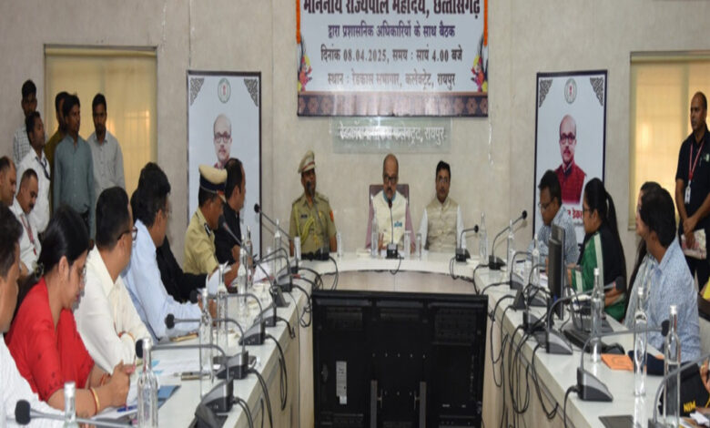 रायपुर-:-आम-जनता-से-नियमित-संवाद-करें-अधिकारी-:-डेका