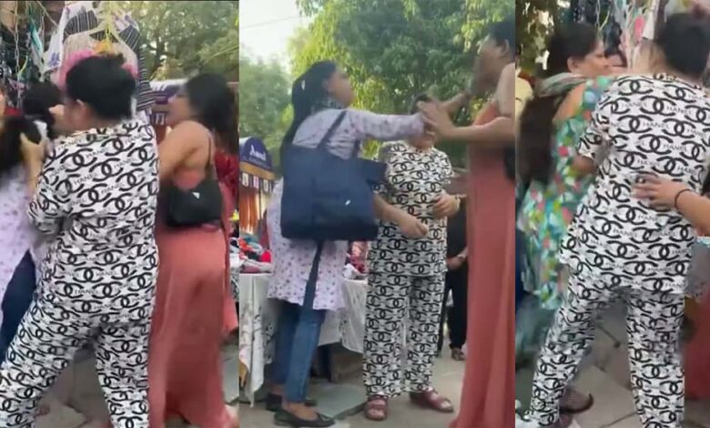 सरोजिनी-नगर-मार्केट-में,-एक-कपड़े-को-लेकर-दो-महिलाएं-आपस-में-भिड़-गईं,-दोनों-के-बीच-जमकर-हुई-मारपीट