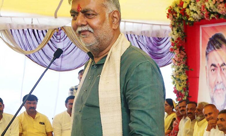गाँव-स्वावलंबी-और-आत्मनिर्भर-बने-इसके-लिए-पंच-सरपंच-बेहतर-कार्य-करें:-मंत्री-पटेल