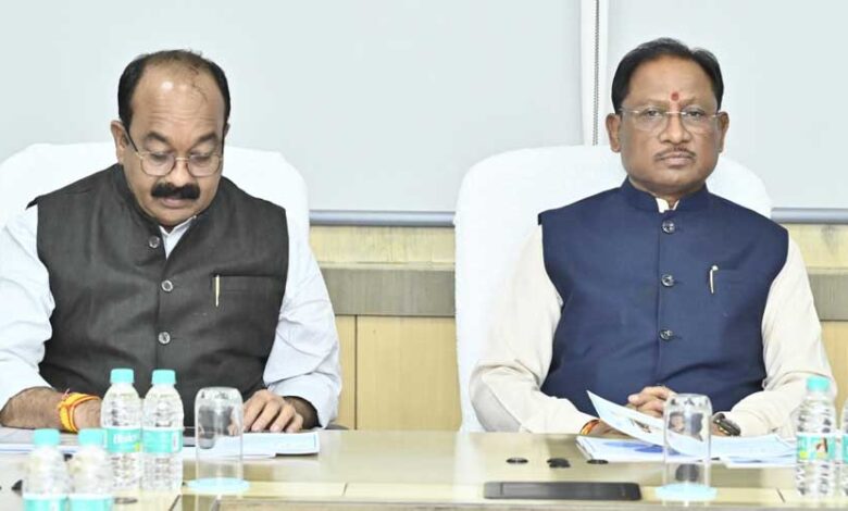 रायपुर-:-तेजी-से-कार्य-करते-हुए-अच्छी-गुणवत्ता-के-साथ-समय-सीमा-में-सड़कों,-पुल-पुलियों-व-भवनों-के-निर्माणकार्य-करें-पूर्ण-:-विष्णु-देव-साय