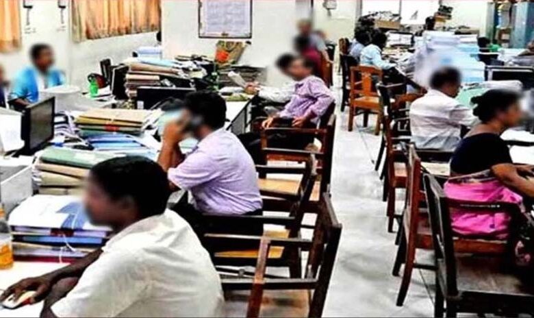 मध्य-प्रदेश-में-पदोन्नति-नियम-तैयार,-लेकिन-वेतन-लाभ-का-मामला-अटका,-मुख्यमंत्री-लेंगे-अंतिम-निर्णय
