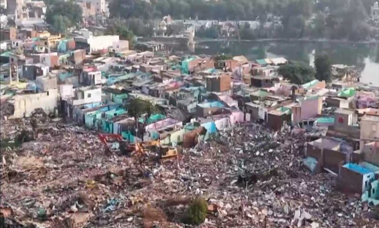 चंडोला-में-‘मिनी-बांग्लादेश’-पर-मेगा-बुलडोजर-एक्शन,-8000-घर-हुए-धवस्त,-3000-पुलिसकर्मी-मौजूद