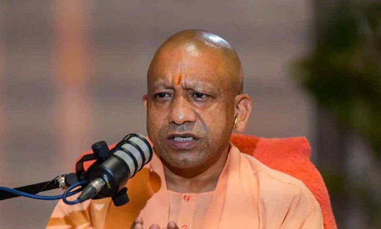 योगी-सरकार-ने-अब-प्रदेश-के-लाखों-शिक्षकों-को-सामान्य-ट्रांसफर-का-भी-बड़ा-तोहफा-दिया,-आदेश-जारी