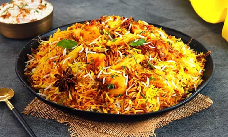 घर पर बनानी है होटल जैसी जायकेदार वेज बिरयानी तो यहां से नोट करें रेसिपी