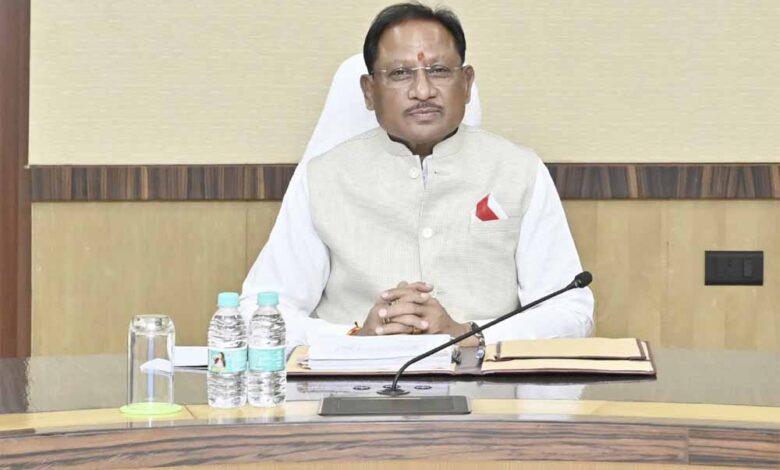 काम-करो-या-सस्पेंड-होने-के-लिए-तैयार-रहो,-सीएम-साय-ने-लगाई-पीएचई-के-सब-इंजीनियर-को-फटकार